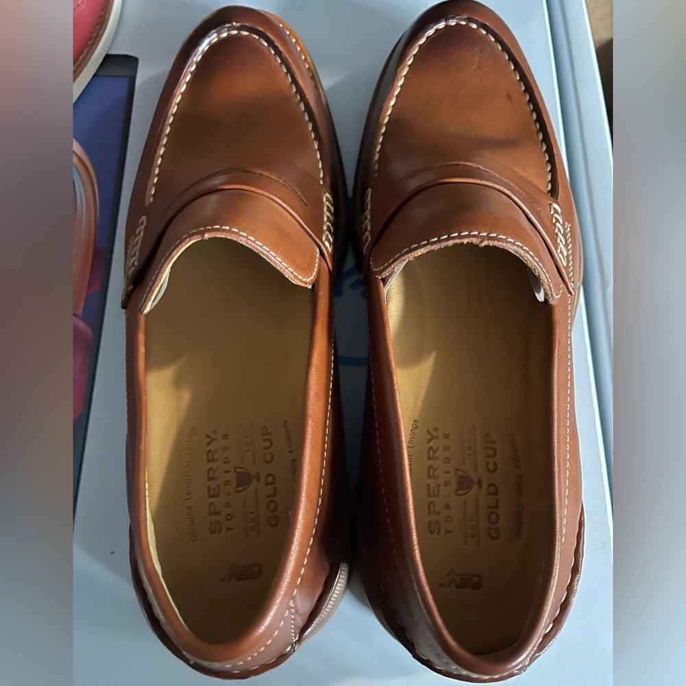 Sperry top sided gold cup loafers size 10.5